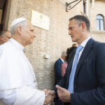 Foto Massimiliano Menichetti con Papa Leone XIV