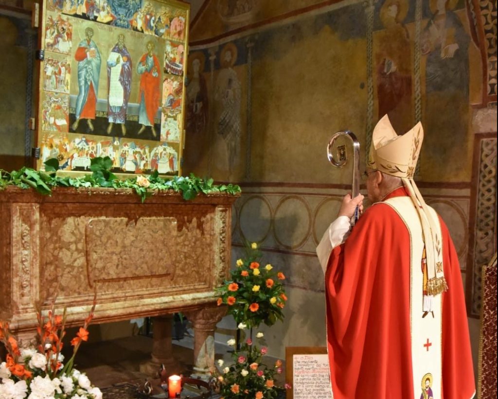 “Rischiamo di mercanteggiare la Parola, anziché mostrarla con la vita”. A Sanzeno l’arcivescovo Lauro ricorda l’esempio dei Martiri d’Anaunia