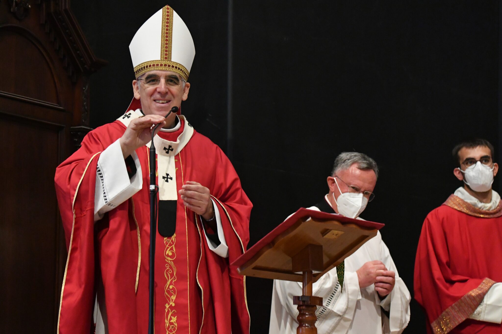 Che Differenza C'è Tra Vescovo E Arcivescovo San Vigilio, solenne pontificale in Cattedrale. Vescovo Lauro: "Dai