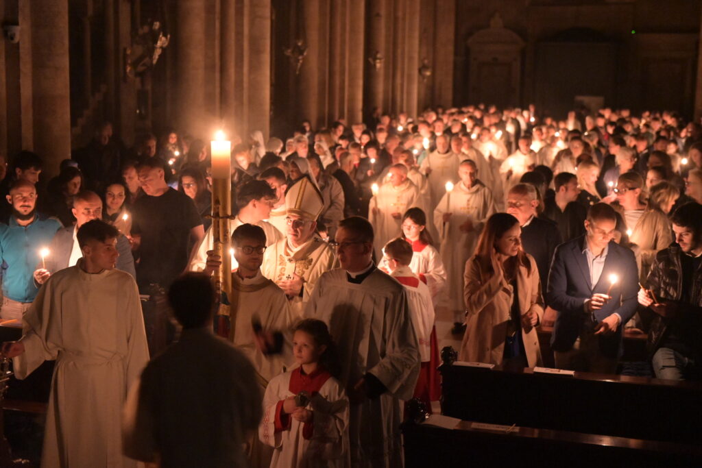 veglia pasquale nel duomo di trento