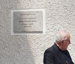 Targa in memoria di mons. Rensi