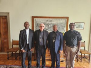 Il cardinale Peter Ebere Okpaleke (Nigeria) in visita all'arcivescovo Lauro Tisi