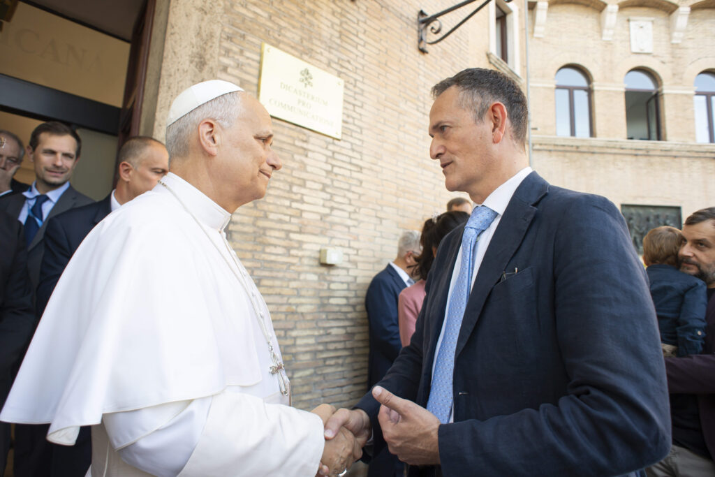 Foto Massimiliano Menichetti con Papa Leone XIV