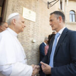 Foto Massimiliano Menichetti con Papa Leone XIV