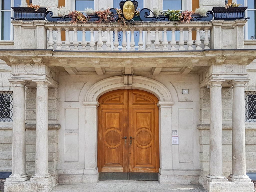#IORESTOACASA. Anche la Curia diocesana di Trento chiude al pubblico. Garantite informazioni essenziali